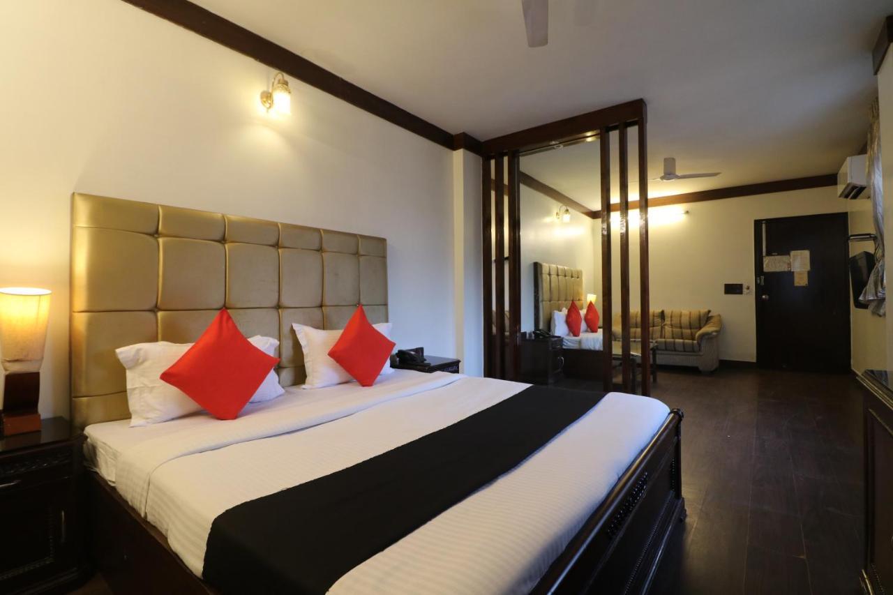 Hotel Clark Heights Nueva Delhi Exterior foto