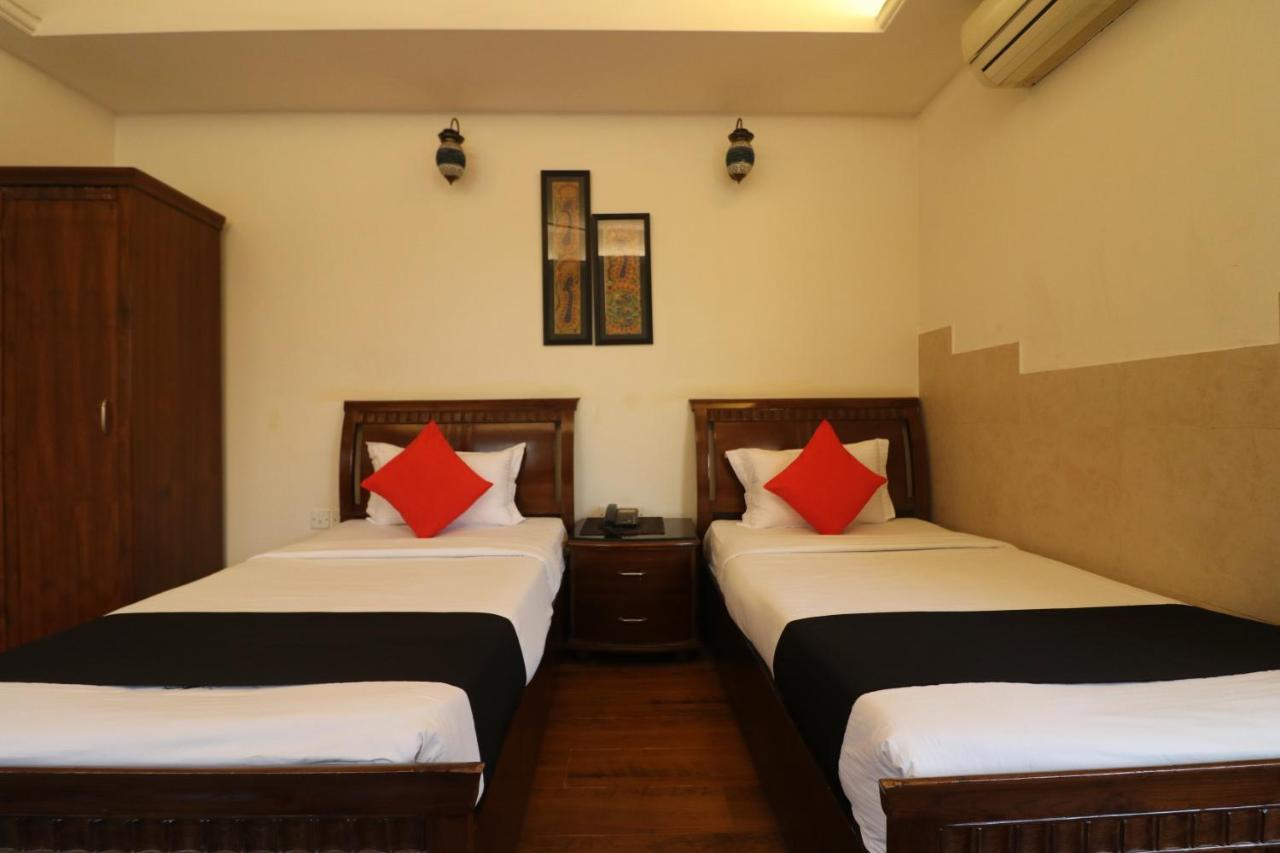 Hotel Clark Heights Nueva Delhi Exterior foto